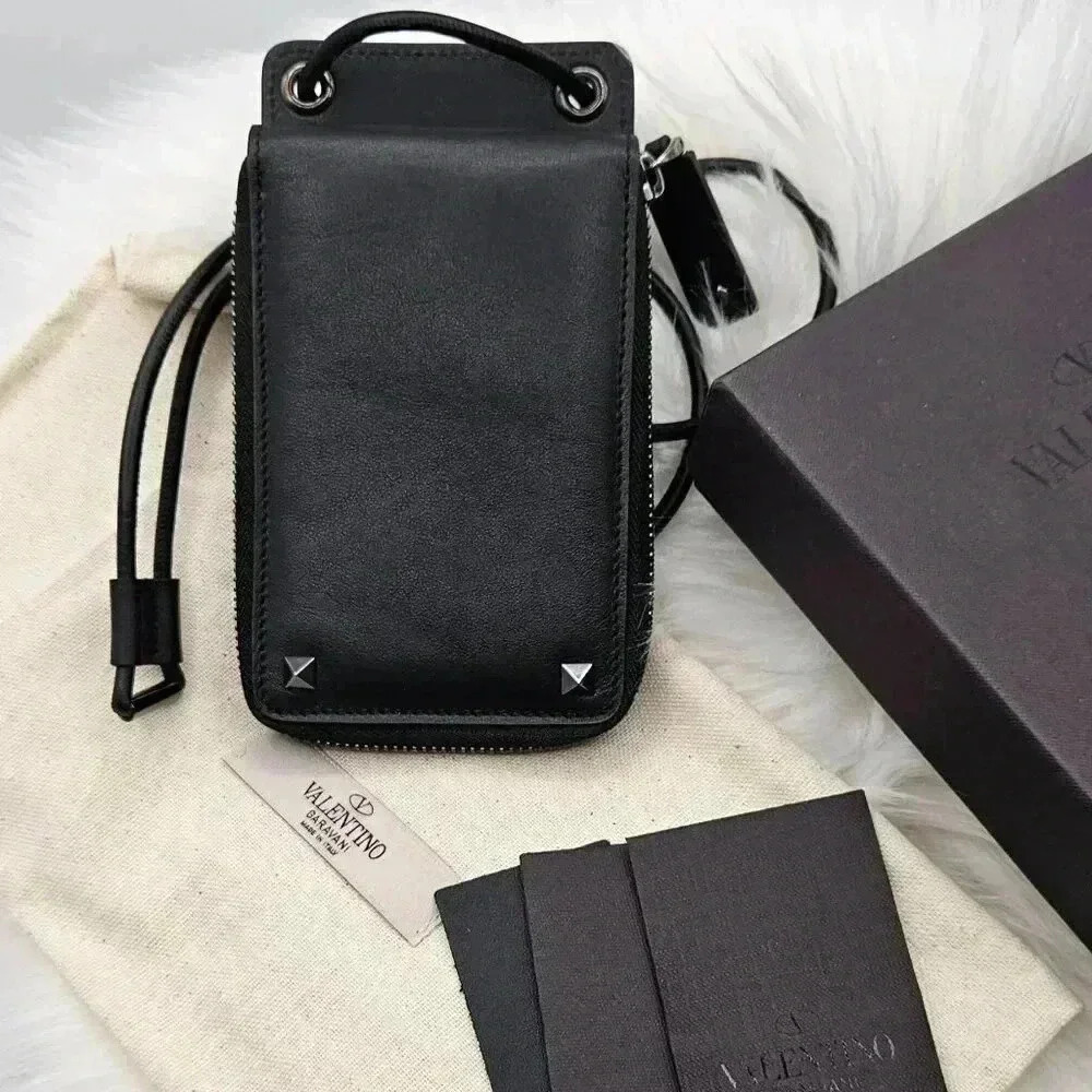 🎁Valentino Garavani Black  Leather Strap Walllet🎁